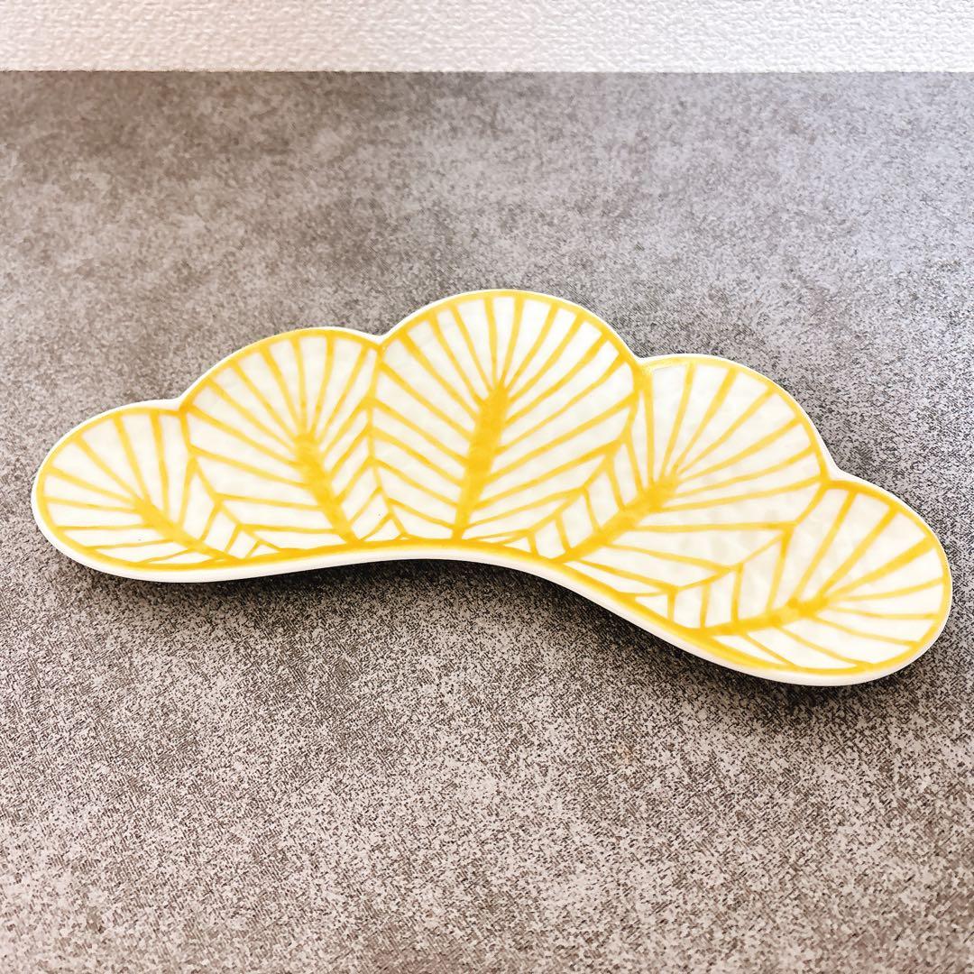 パールご依頼品　有田焼　幸楽窯　松葉形前菜皿　鯛小皿　12点セット