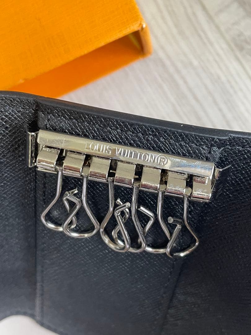 ルイヴィトン ダミエ グラフィット ミュルティクレ6 N62662 キーケース