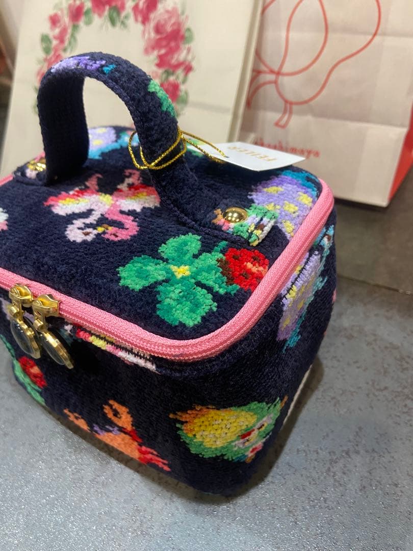 FEILER 神崎恵さん×フェイラー ファンキーフォーチュン バニティポーチ