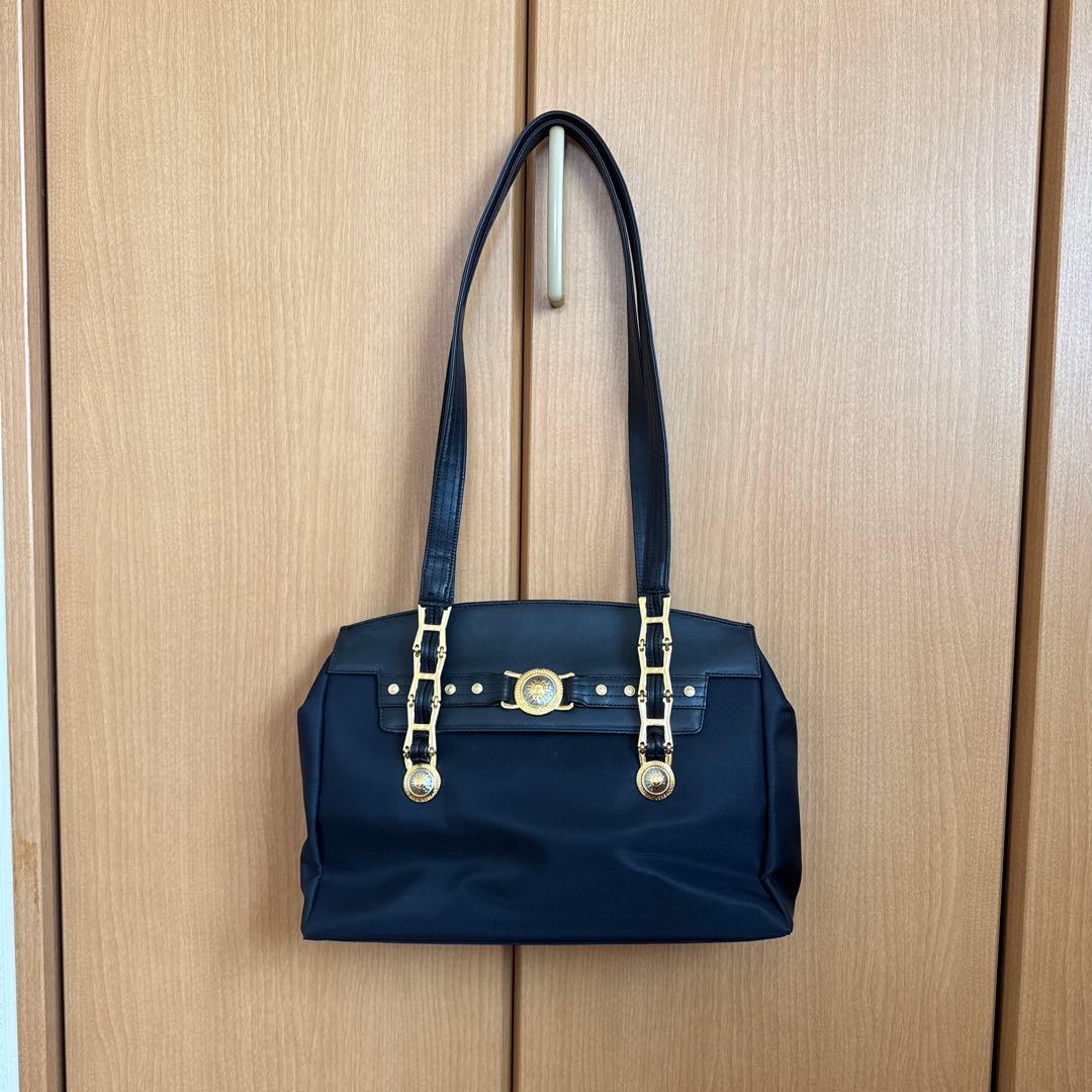 ベルサーチ　レア　バッグと巾着袋　人気　値下げしました VERSACE - ヴェルサーチ VERSACE レオパード 巾着 豹柄 ヒョウ