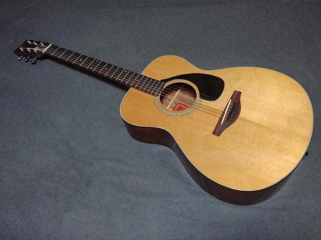 ジ*門様 YAMAHA　FG-150　赤ラベル　シリアル7桁　リフィニッシュ品 赤ラベル 1968年〜1972年 - All About YAMAHA FG-150