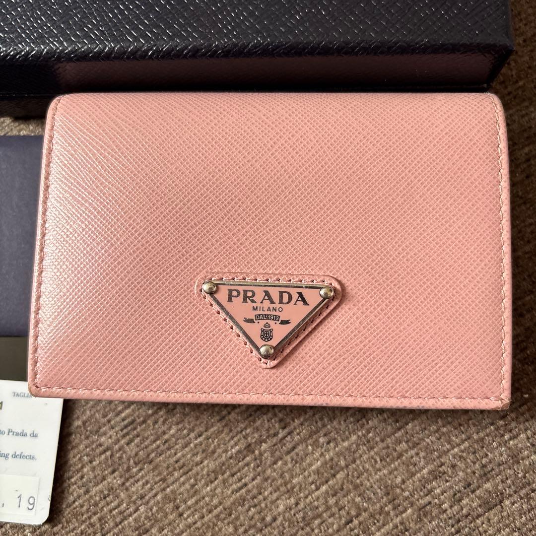 PRADA サフィアーノレザー 二つ折り財布 ピンク - メルカリ