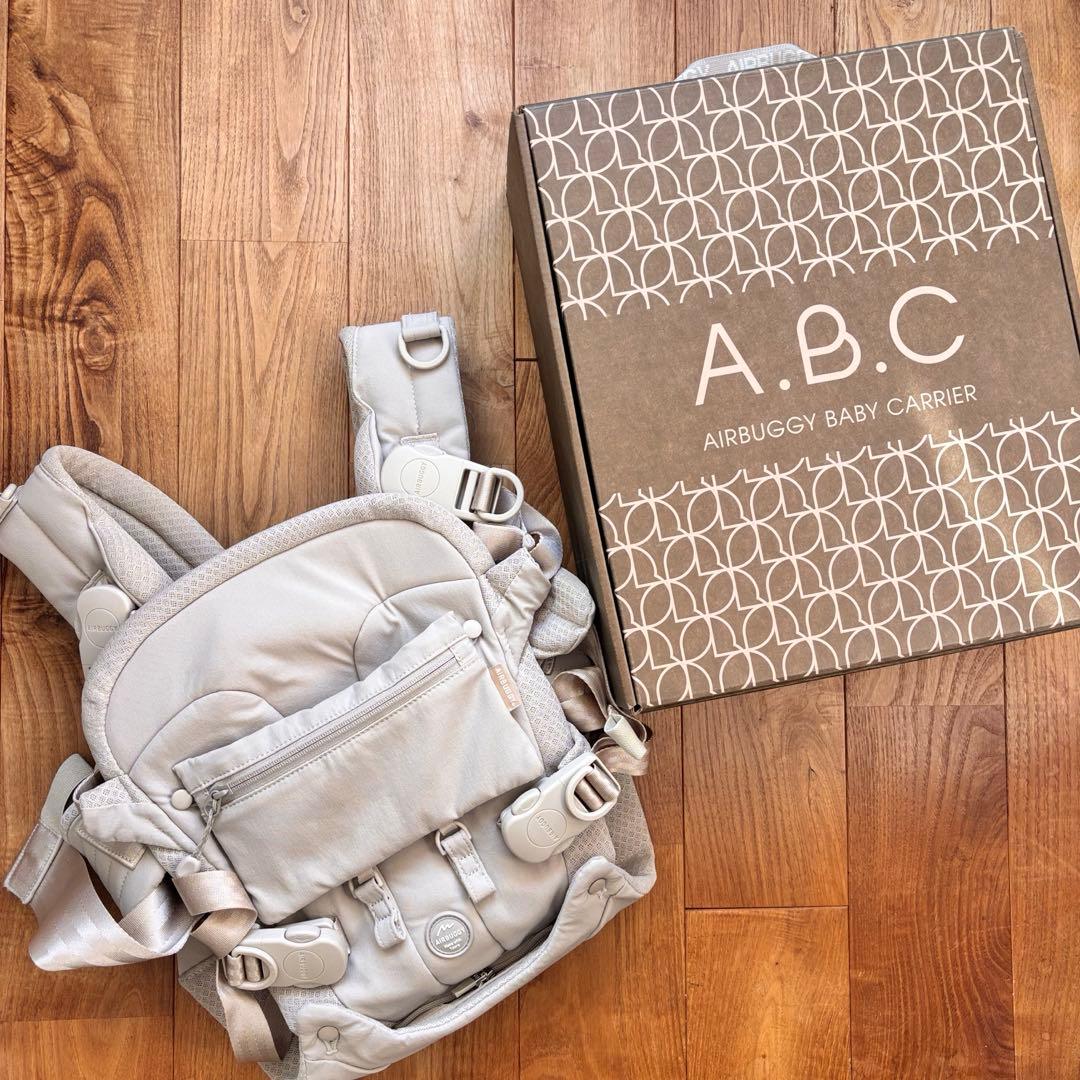 エアバギー抱っこ紐 サンドアッシュ 美品 - メルカリ
