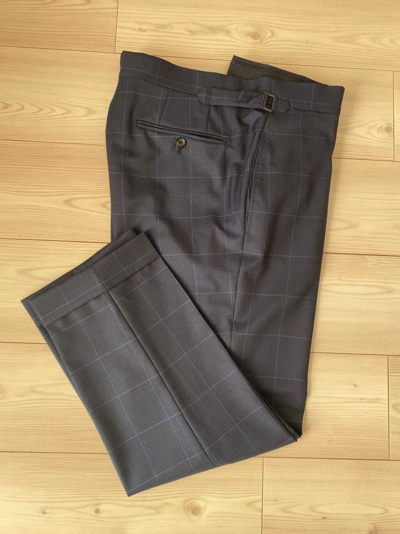 美品TOM FORD トムフォード 007スーツ ネイビー格子柄　サイズ50R