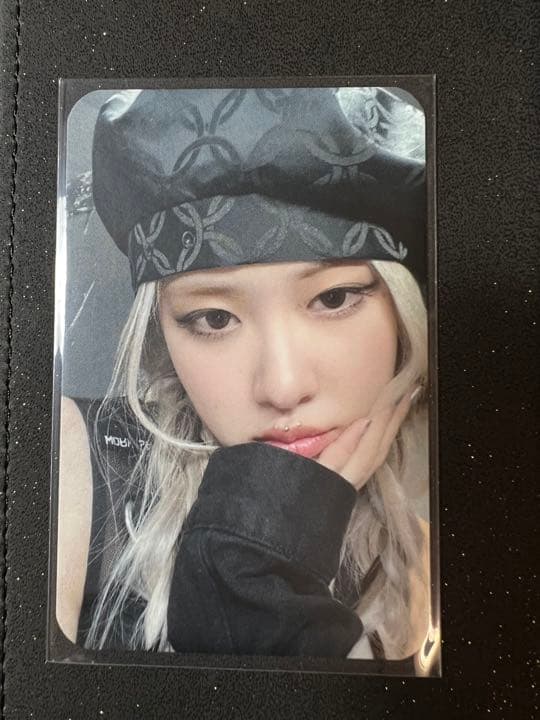 Roséロゼ　トレカ　サノク　公開放送200枚限定 rosie 【初回生産限定盤】 : ROSE (BLACKPINK) | HMV&BOOKS online