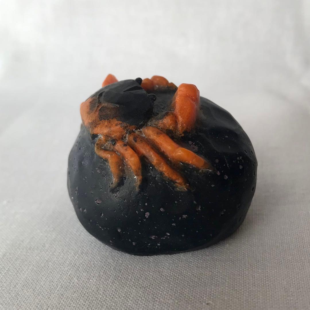 岩に凝っとする沢蟹」 置物 ペーパーウェイト パートドヴェール - メルカリ