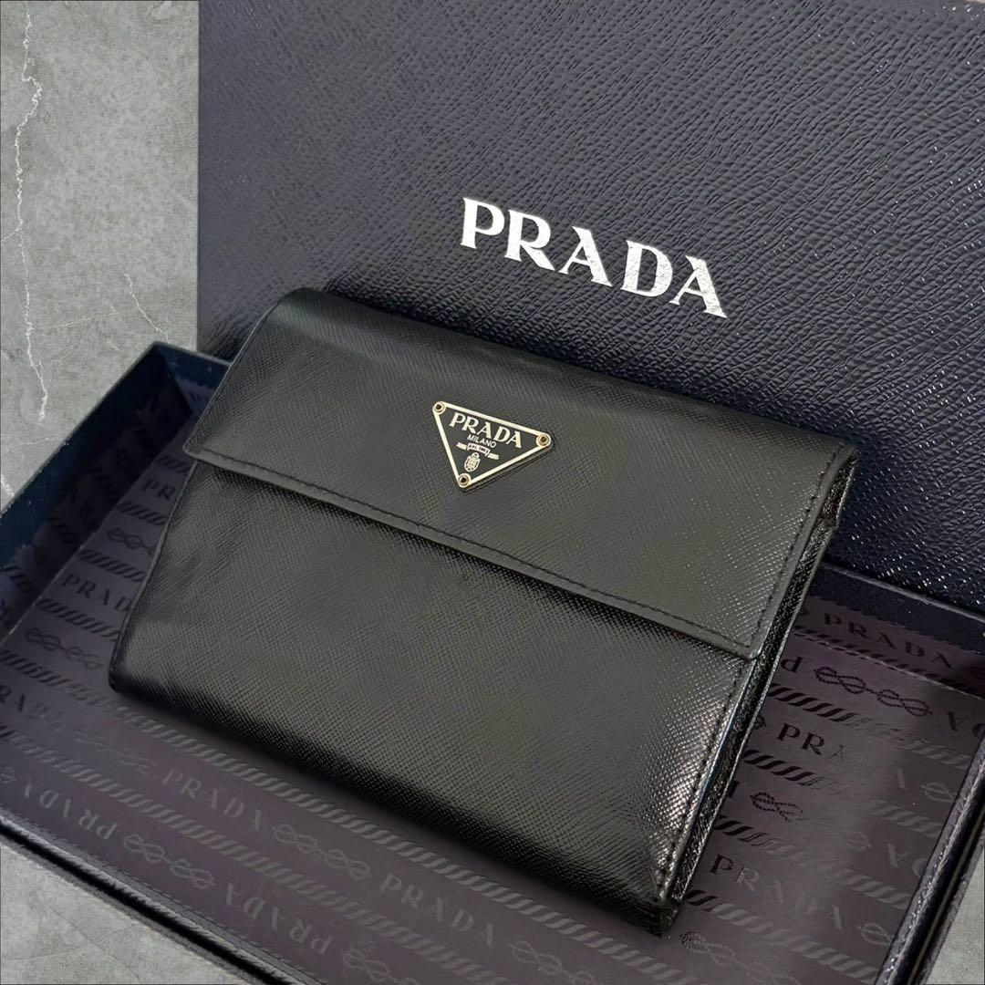 美品✨ PRADA プラダ 三つ折り財布 サフィアーノ ブラック 黒 PRADA（プラダ） 財布 三つ折り ブラック 黒 ミニ財布 コンパクト