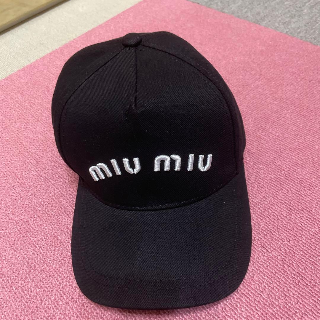 MIU MIU 黒 ベースボールキャップ AMM1 2023 1909 - メルカリ