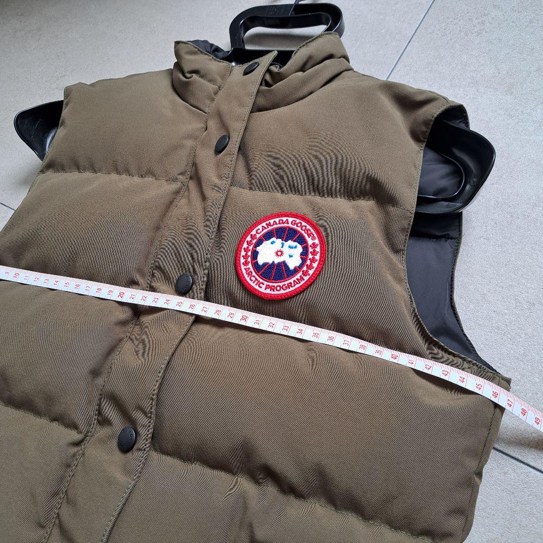 クリーニング済】CANADA GOOSE オリーブ ダウンベスト GARSON - メルカリ