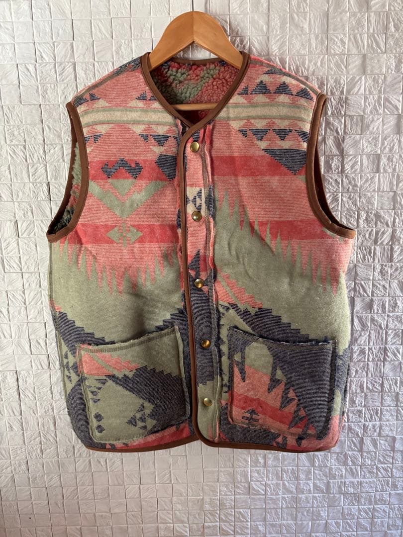 キャピタル KAPITAL ボアライニング ベスト ネイティブ柄 - メルカリ