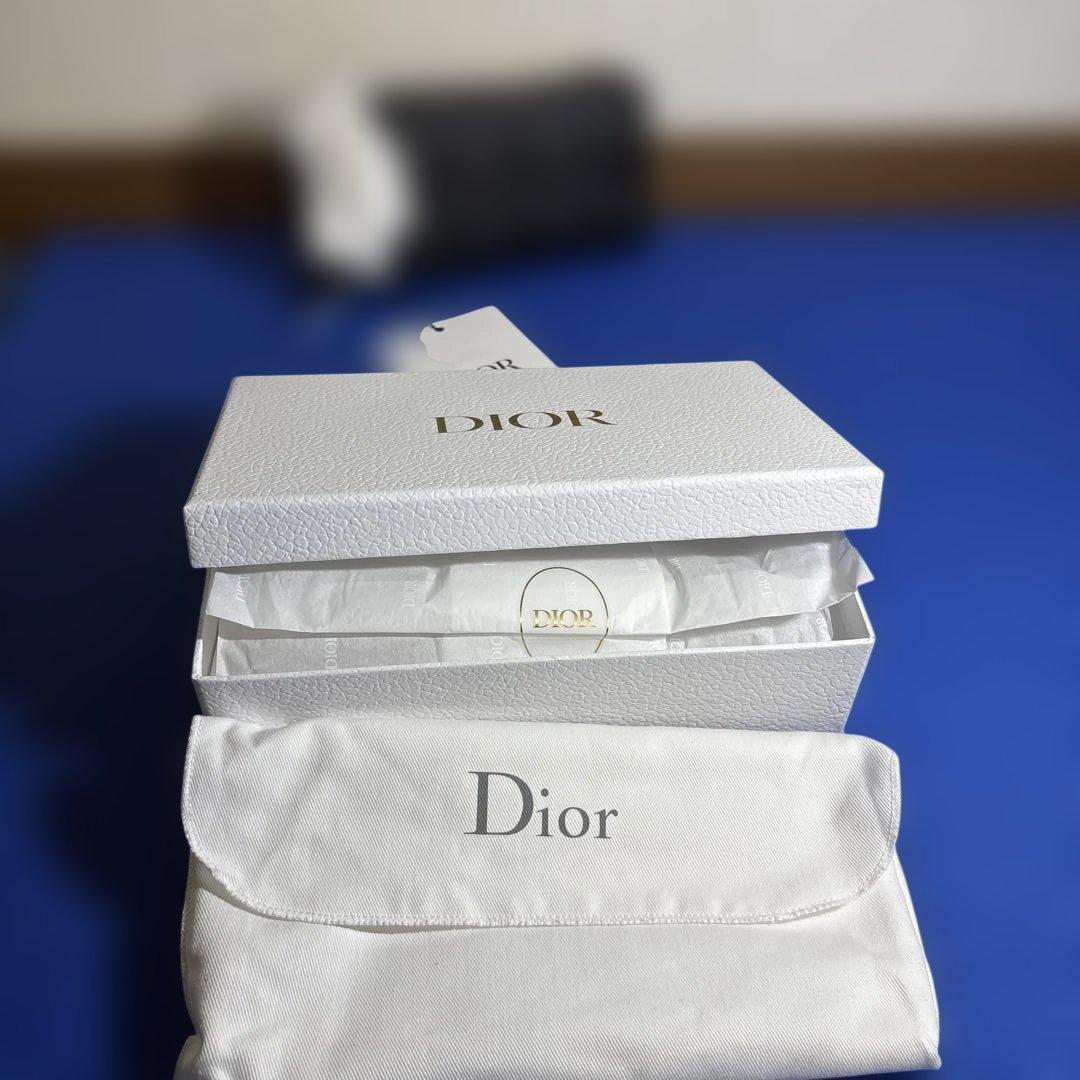 Dior キルティング 長財布　専用品 DIOR ブラック エナメル キルティング 長財布 - メルカリ