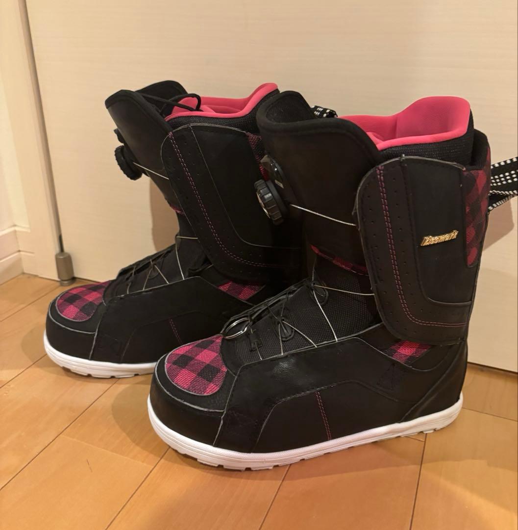KissMark スノーボードブーツ ブラック/ピンク - メルカリ