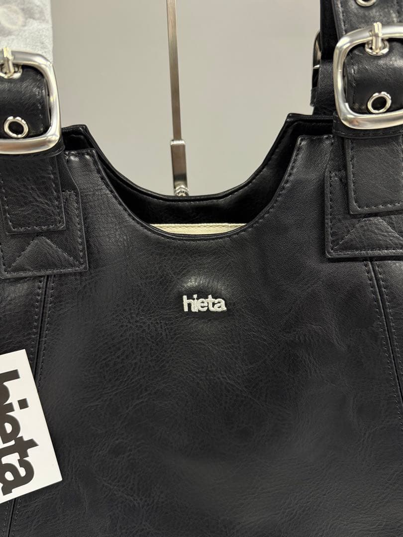 hieta ブラック ショルダーバッグ hieta ブラック ショルダーバッグ