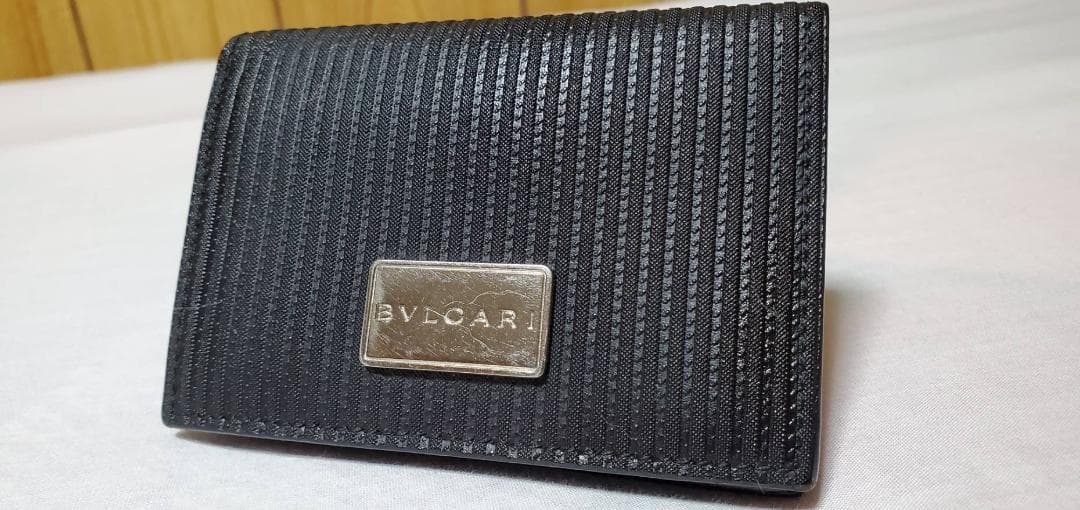 正規美品 ブルガリ ミレリゲ エンブレムプレート レザーカードケース