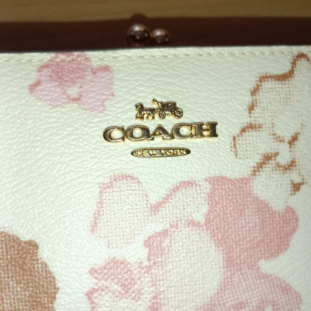 未使用COACH キスロック ミディアム二つ折り財布 日本限定フローラルプリント