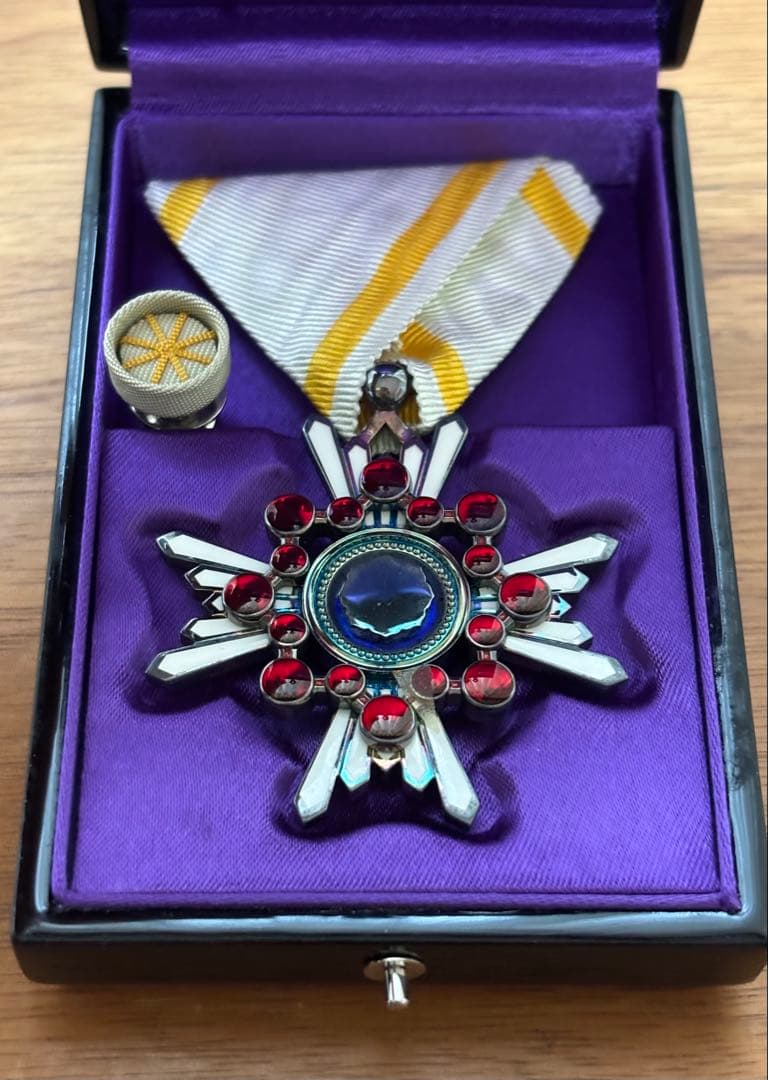 勲章　勲五等瑞宝章 勲五等瑞宝章 共箱 - メルカリ