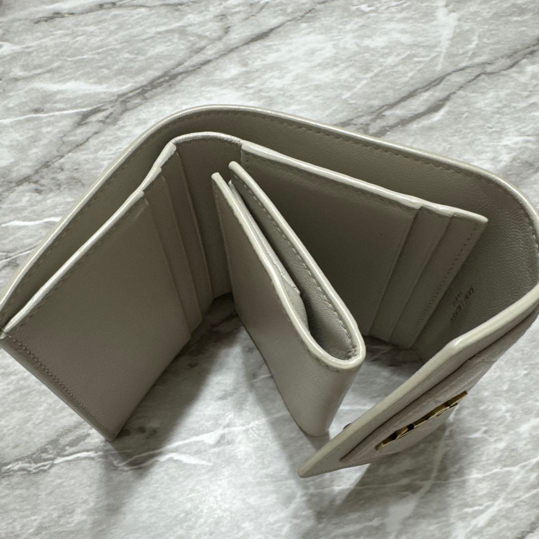 【値下中】SAINT LAURENT キルティング ホワイトベージュ三つ折り財布