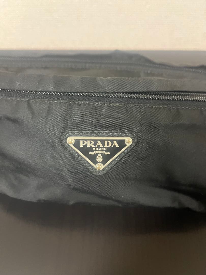 プラダ　トライアングルロゴ　ウエストポーチ　ナイロン　ブラック