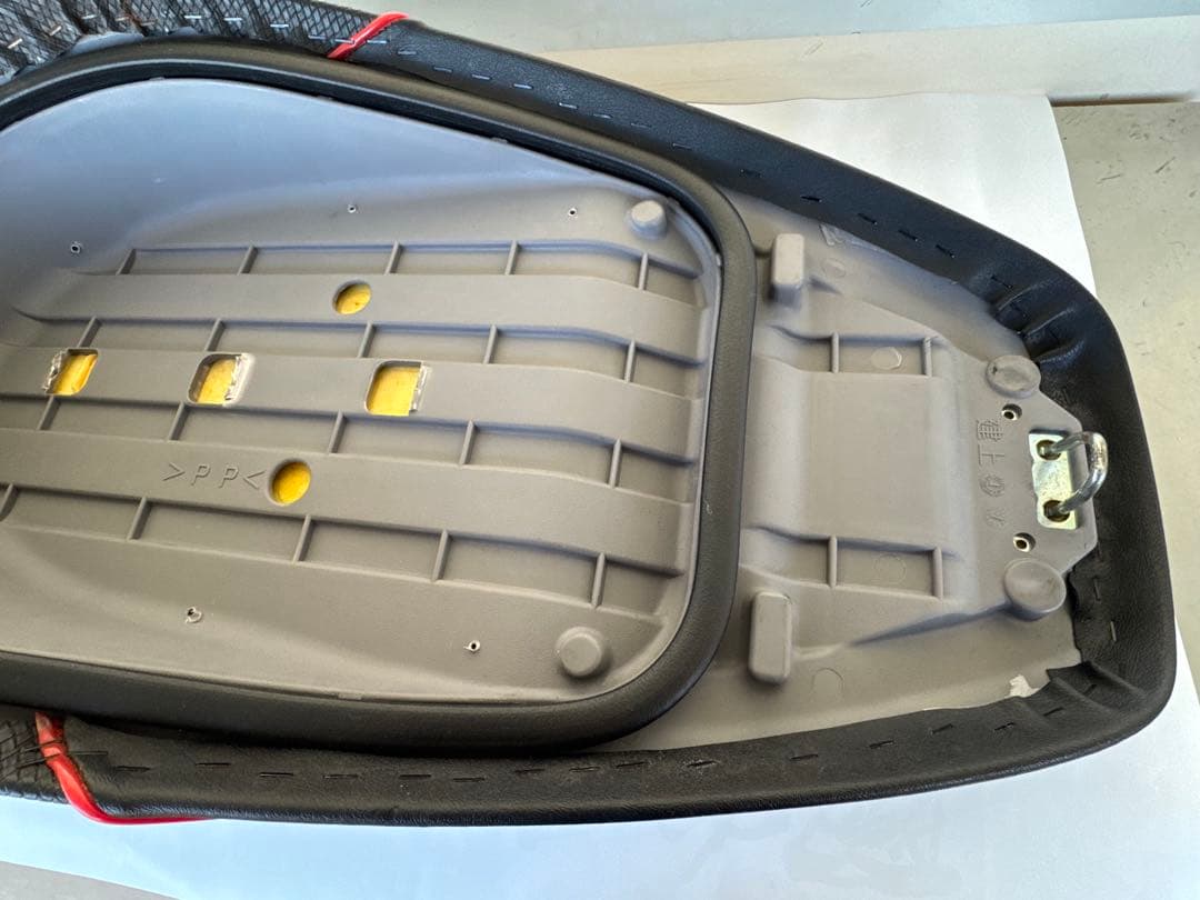 グランドアクシス100 3cmローダウンシート DCR製 期間限定お値下げ中