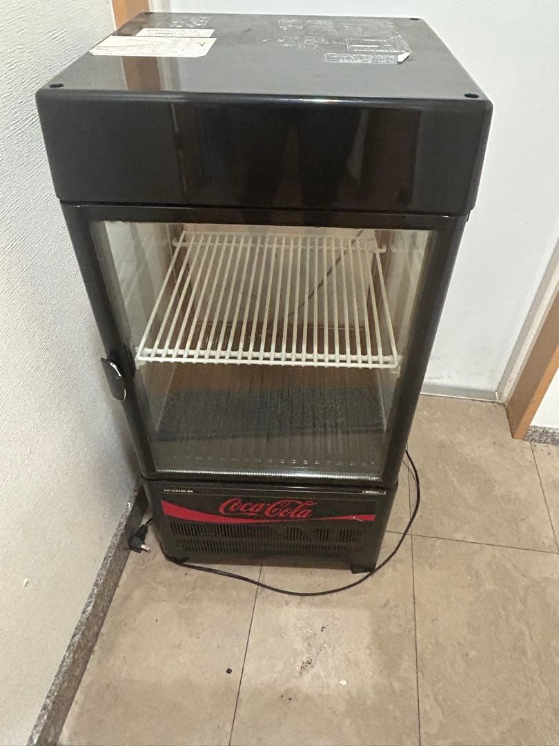 ゆ*け様 サンデン　冷蔵ショーケース　コカコーラ 未使用品】 A05276 卓上4面ガラスショーケース コカ・コーラ調