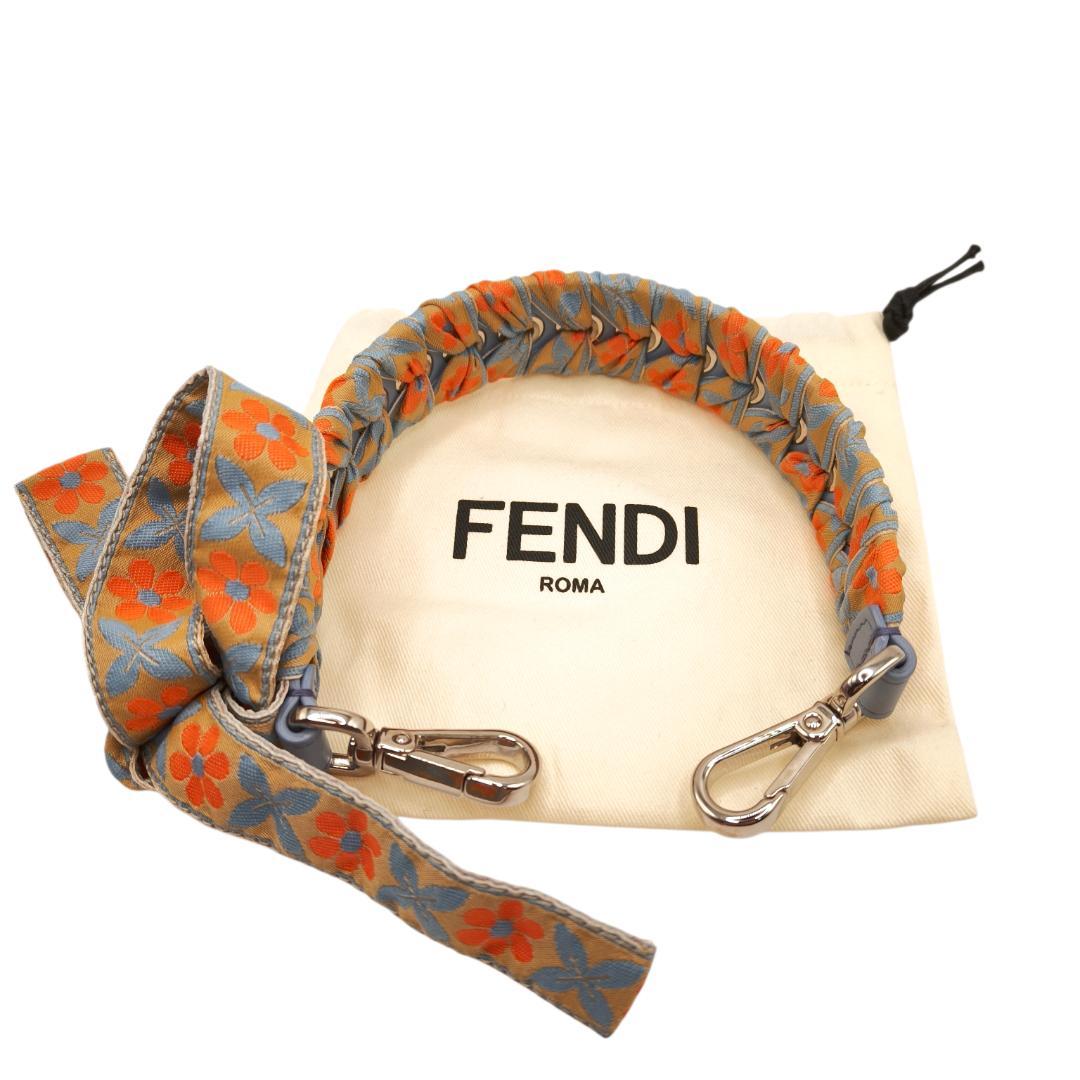 極美品 FENDI フェンディ ストラップ フラワーモチーフ ストラップユー