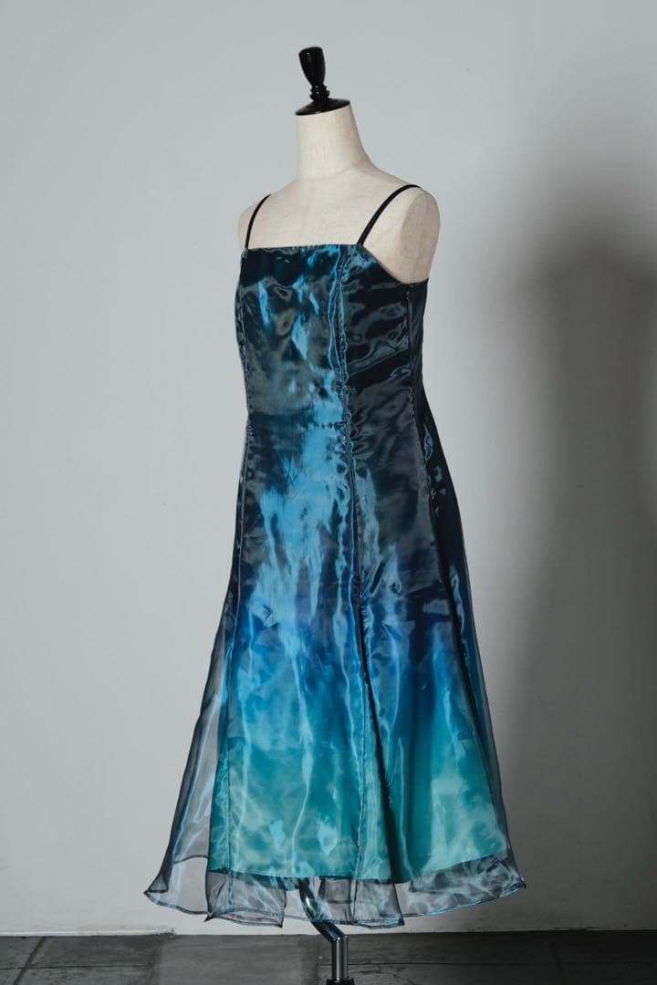 hazama 見えないものを見ようとして見上げた夜空に駆ける透明彩度の