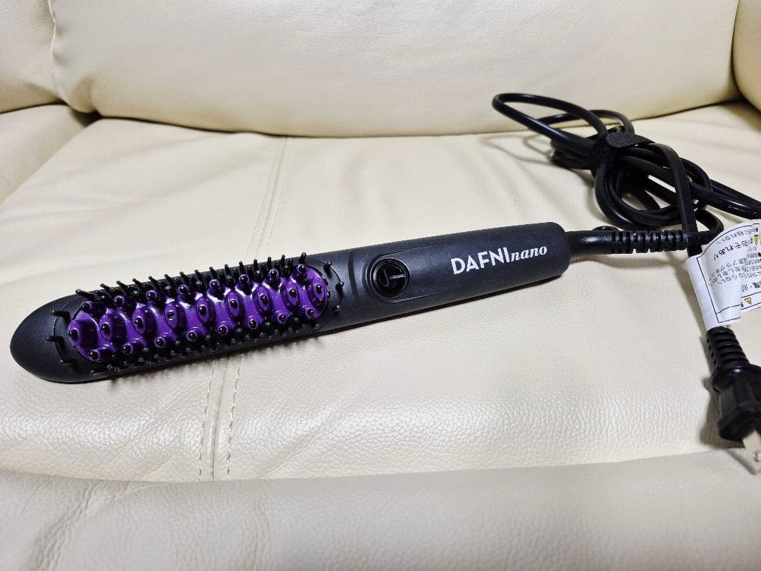 ヤーマン ストレートヘアアイロン ブラシ型 ツヤ DAFNI nano - メルカリ