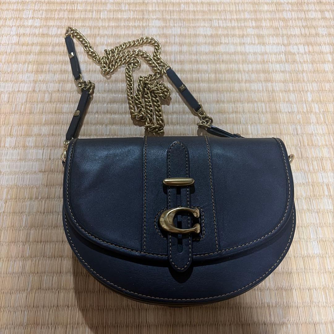 黒 レザー ハーフムーン ショルダーバッグ