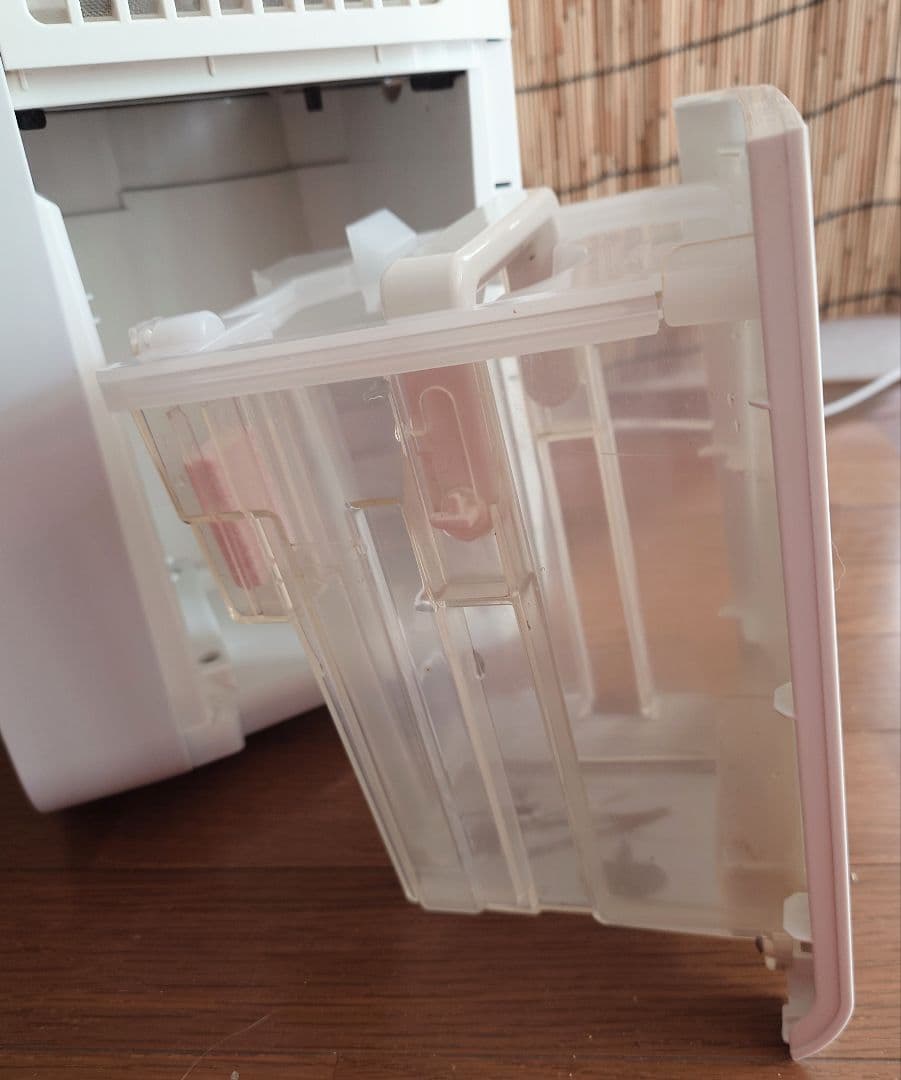 シャープ☆冷風機能付き除湿機☆コンパクトクール☆プラズマクラスター☆2019年製