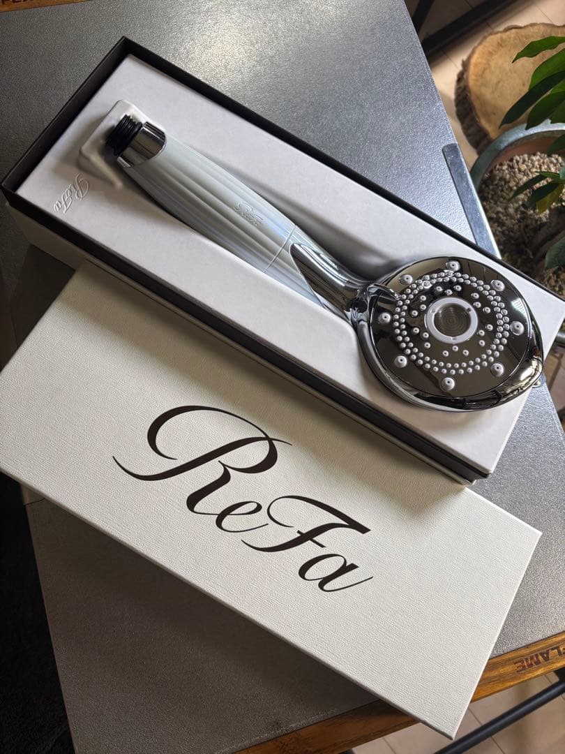 ReFa ファインバブルピュア 4つのモード切り替え シャワーヘッド ReFa（リファ） ○ReFa シャワーヘッド 塩素低減○ リファファイン