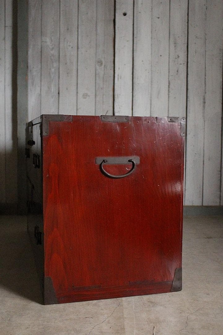 綺麗な丸金具庄内箪笥 2段 タンス 収納 古家具 古民家 時代家具 - メルカリ