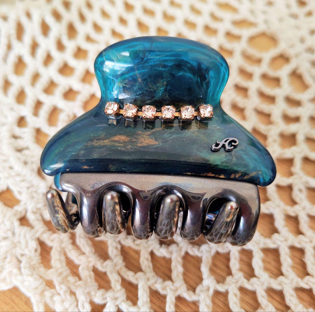 アッカ ヘアクリップ グランデサイズ 限定発売＞夏のアップスタイルに！ 大きくてもコロンとフォルムが