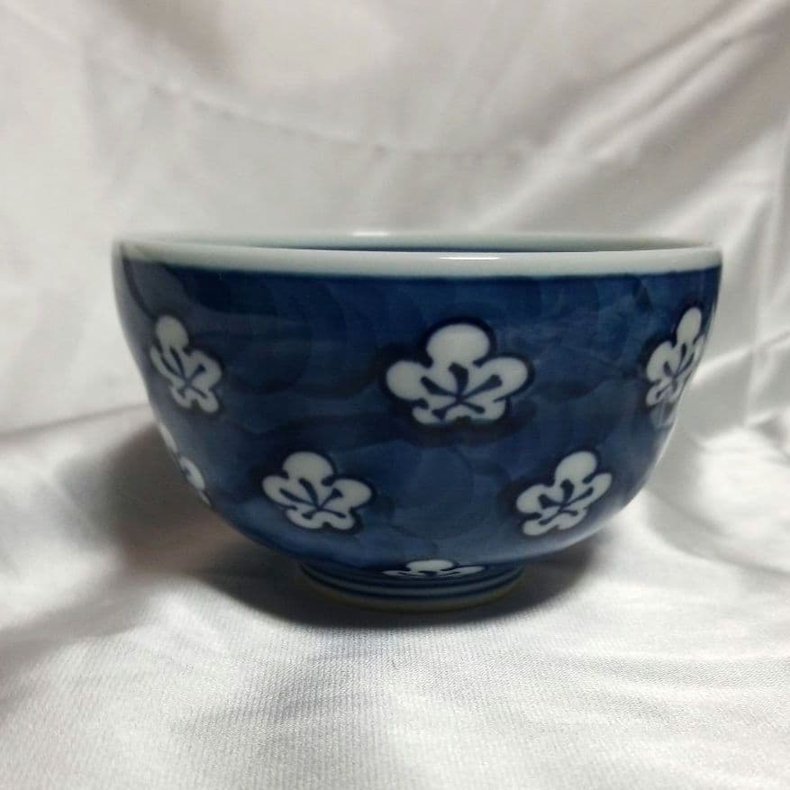 【新品】◆ 有田焼 ◆　源右衛門窯　 　　　古染風梅紋飯碗 　　赤絵梅紋飯碗