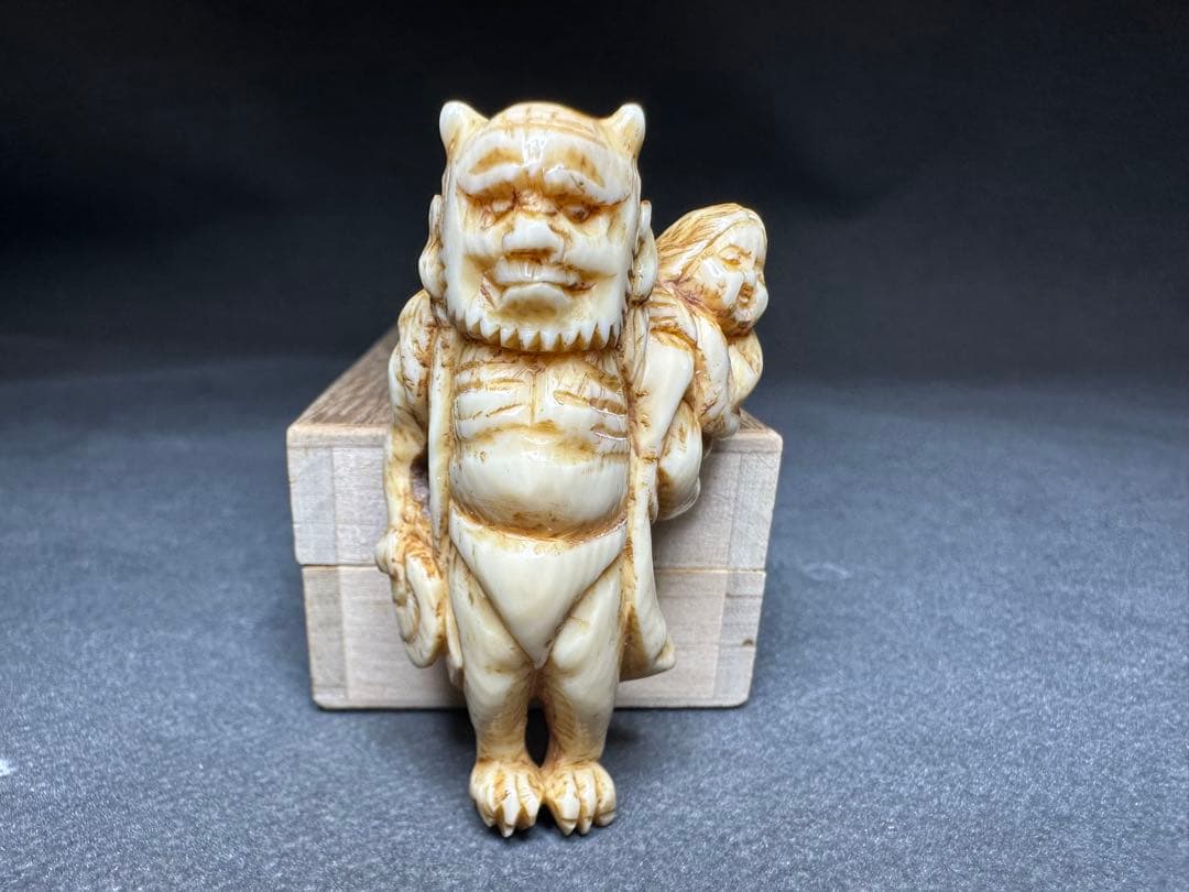 極上 根付 天然素材 アンティーク 和彫 置物 骨董 飾り物 古美術品 置物