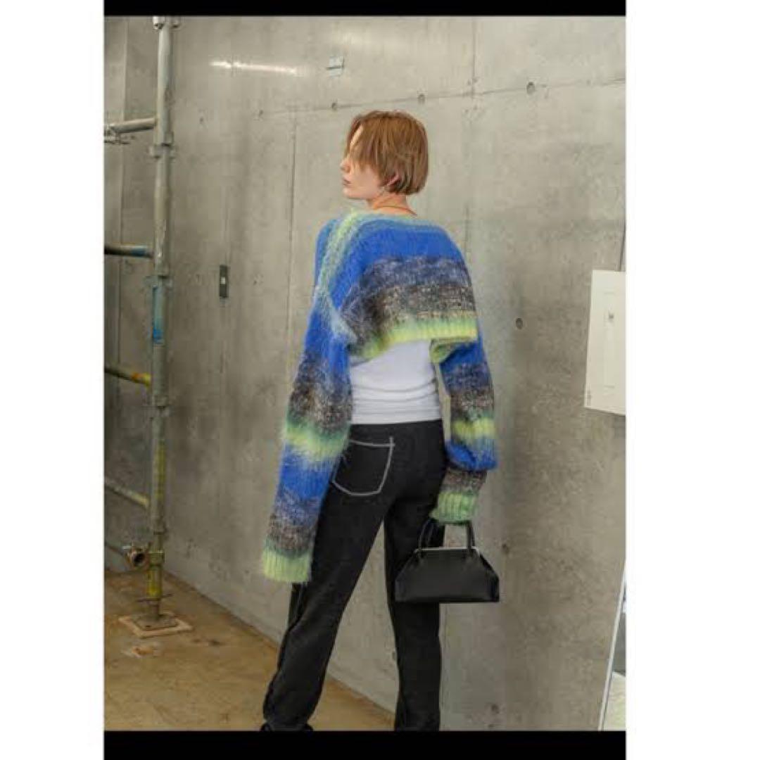 美品PERVERZE Gradient Stripe Top and Scarf - メルカリ