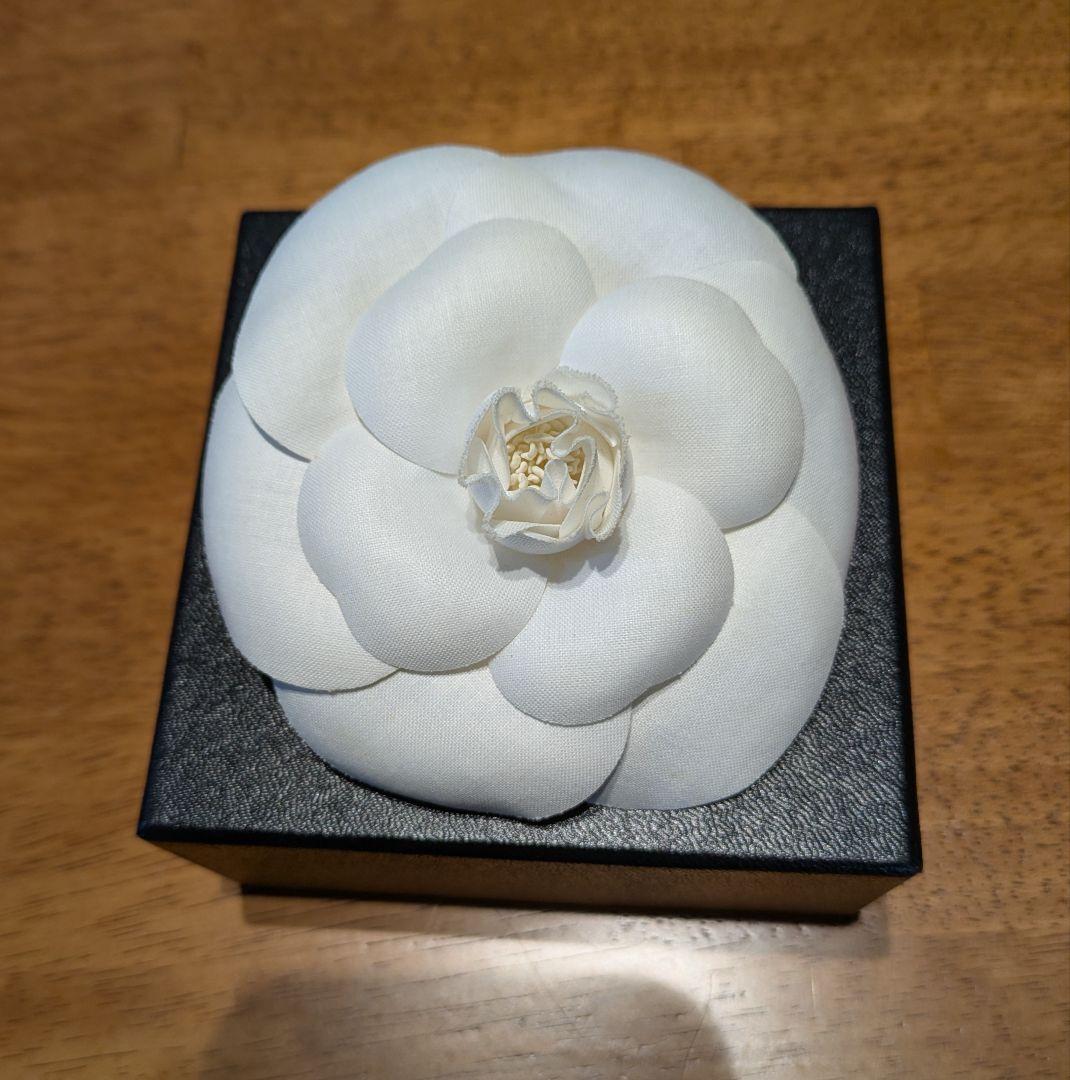 CHANEL ホワイトカメリアブローチ セレモニー 卒業式 入学式 - メルカリ