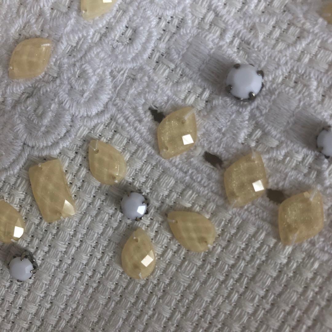 新品 未使用品】ADORE ☆ 豪華ビジュー刺繍入りひざ丈ワンピース