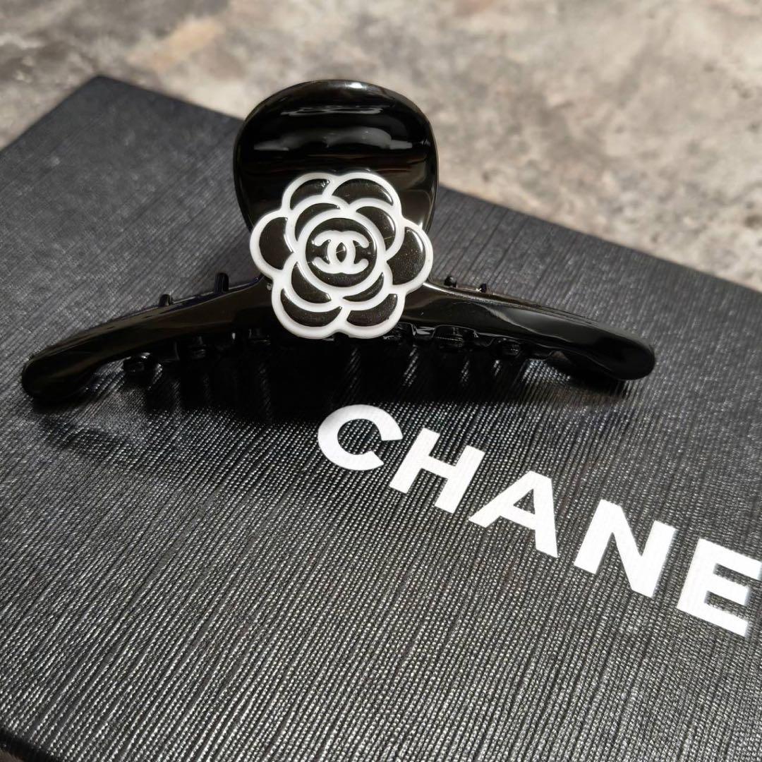 CHANEL ブラック ヘアクリップ ノベルティ - メルカリ