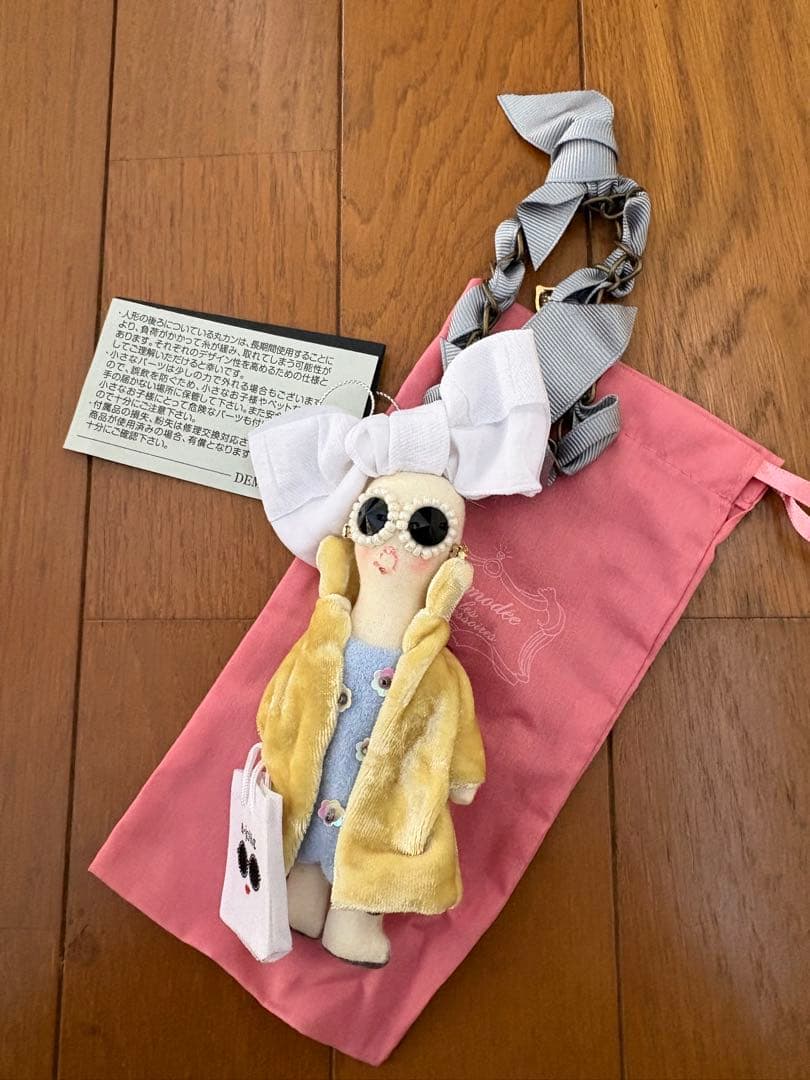 アジョリーコラボ　DEMODEE デモデチャーム A-JOLIE×DEMODEE限定デザインDoll charm 発売!! | Demodee