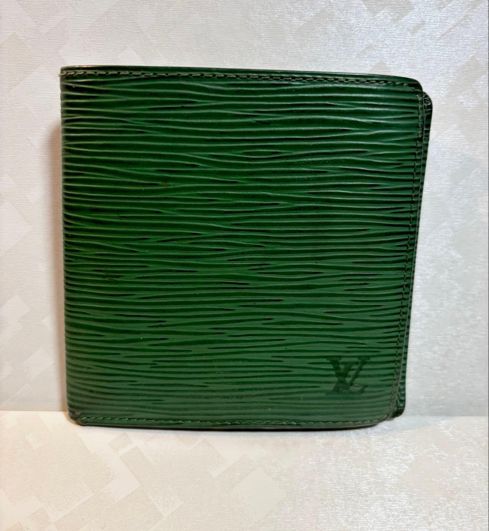 ルイヴィトン LOUIS VUITTON エピ 緑 グリーン 二つ折り 財布 - メルカリ