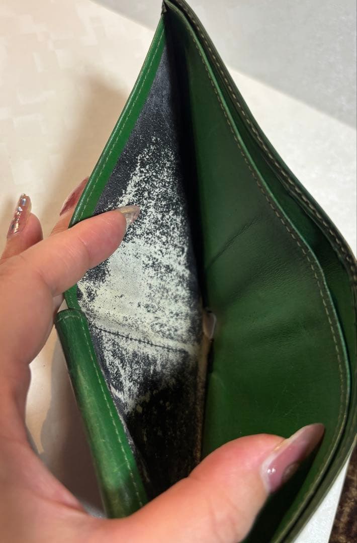 ルイヴィトン LOUIS VUITTON エピ 緑 グリーン 二つ折り 財布 - メルカリ