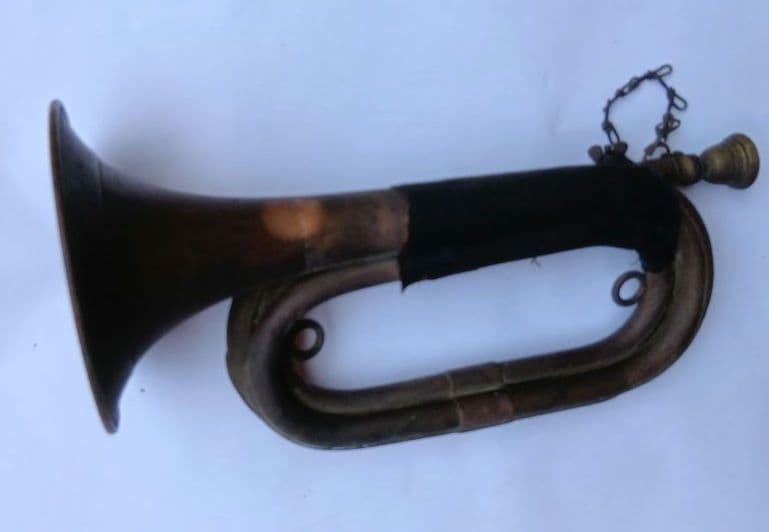 円*山様 戦後80年の記憶 ラッパと水筒 円*山様