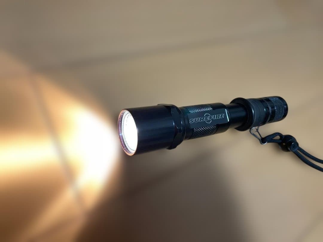 や*た様 SUREFIRE Z3 COMBATLIGHT （CR123A電池×3