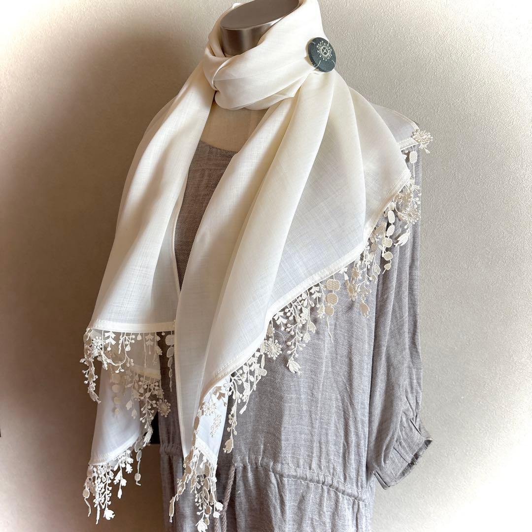 ミナペルホネンハンドメイドanemoneブローチとレースの華やかストール