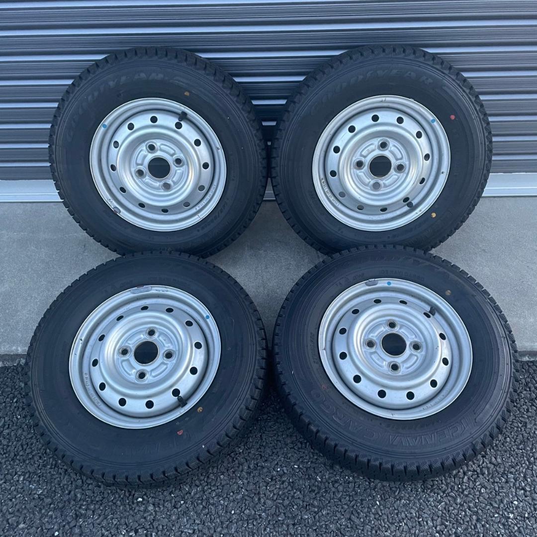 バリバリ溝のスタッドレスタイヤ＆ホイールセット