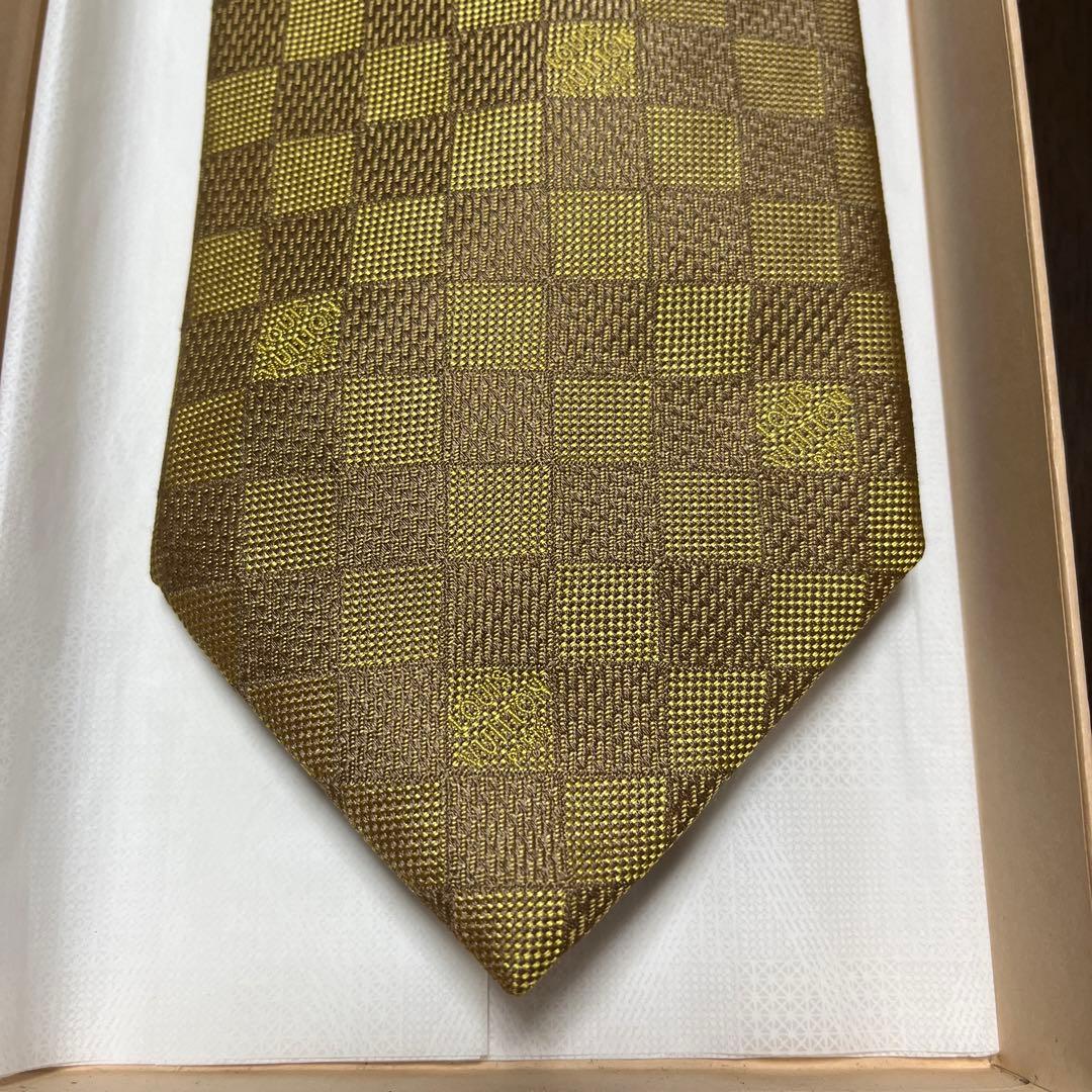 極美品 箱付 LVルイヴィトン ネクタイ 金ベージュ ダミエ 派手 結婚式