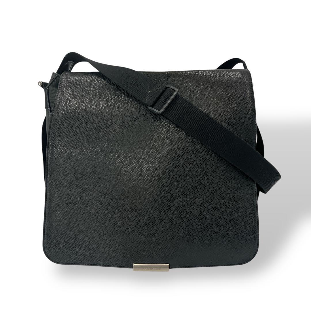 ルイヴィトン ヴィクトール ショルダーバッグ タイガ レザー 黒 M30142