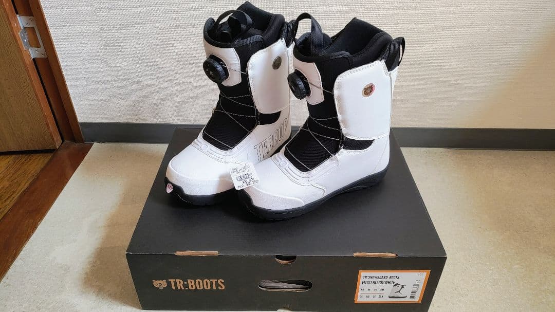 【新品】スノーボードブーツ23.5cm ホワイト DREAMSCAPE(ドリームスケープ) スノーボード ブーツ フリースタイル