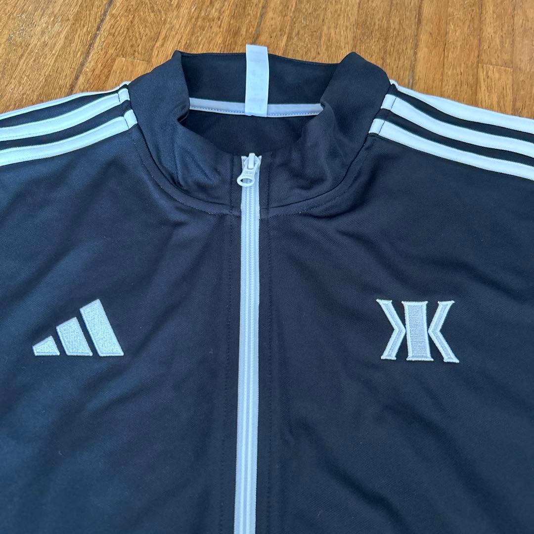 吉川晃司さん 40周年記念adidasジャージ上下 3XL - メルカリ