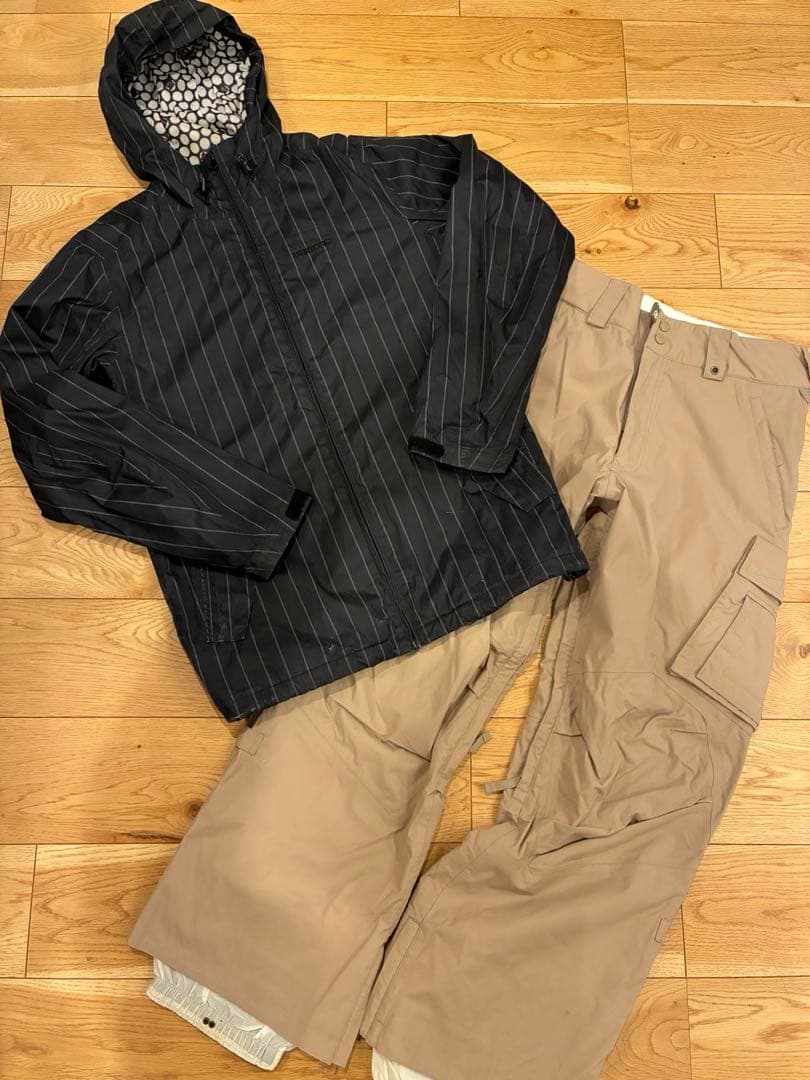 メンズスノボウェア　BURTON バートン　セットアップ　M DRYRIDE メンズスノボウェア BURTON バートン セットアップ M DRYRIDE メンズ
